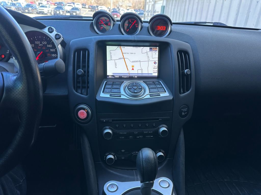 Used 2018 Nissan 370Z Touring Sport RWD image 8