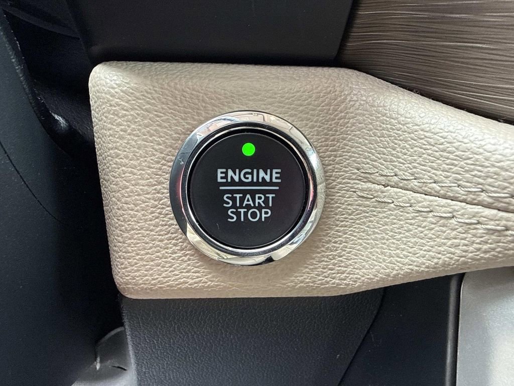 Used 2024 Ford Expedition Limited image 39