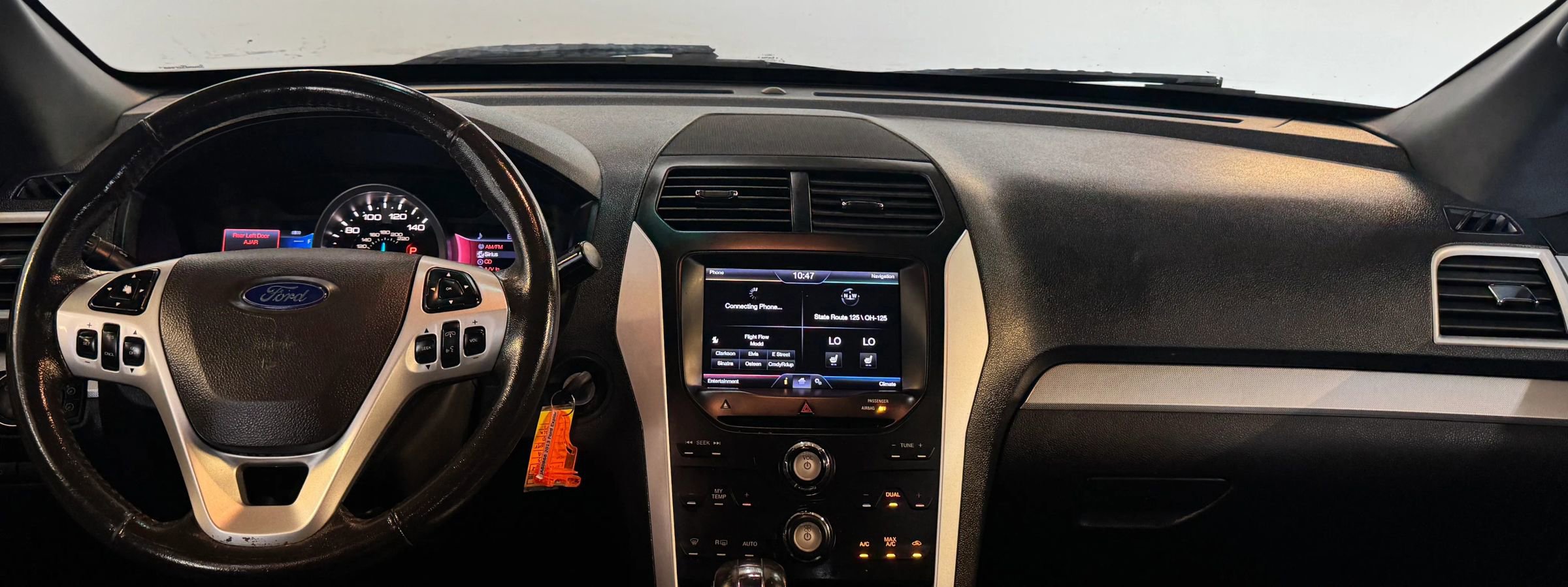 Used 2013 Ford Explorer XLT image 23