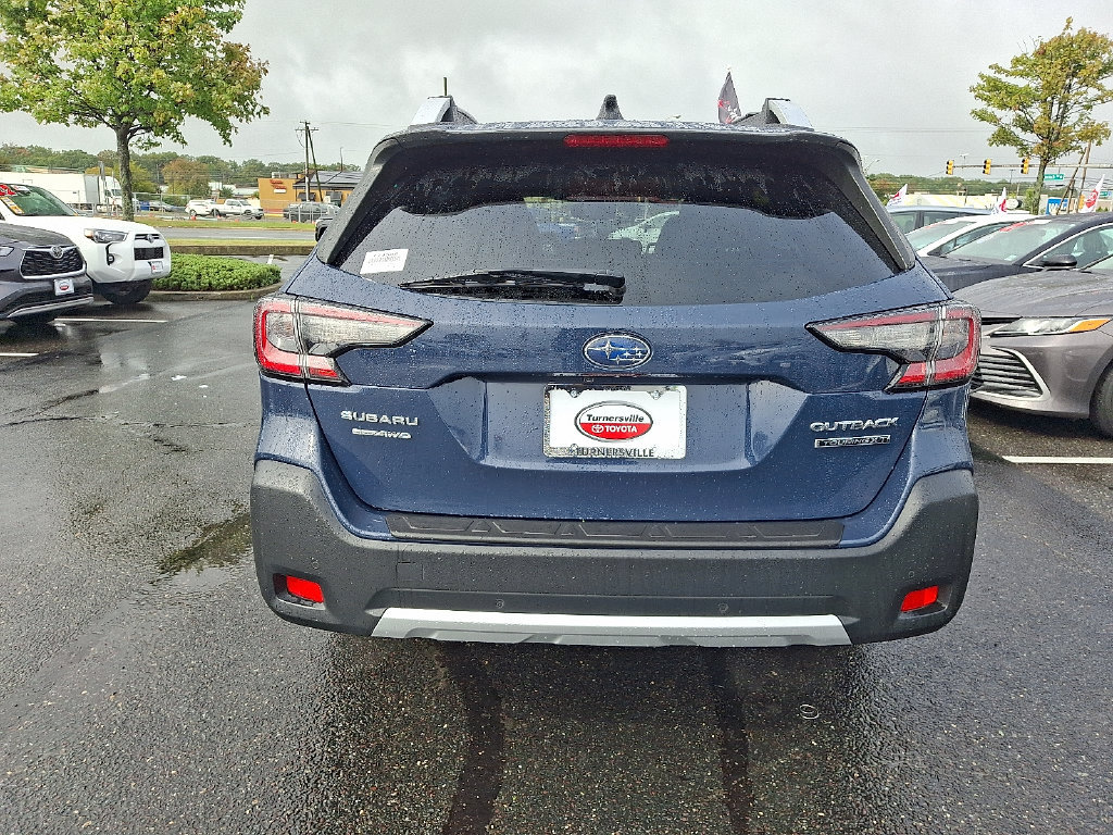 Used 2023 Subaru Outback Touring XT AWD/4WD image 5