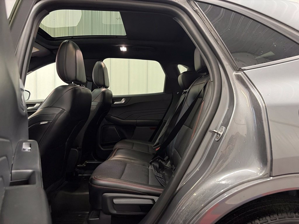 Used 2023 Ford Escape ST-Line Select AWD/4WD image 14