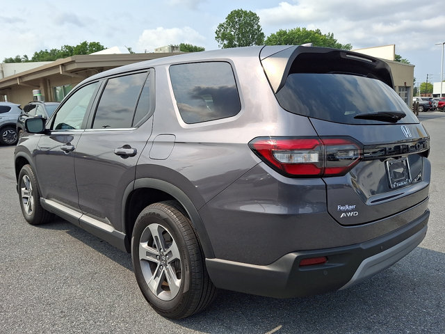 Used 2025 Honda Pilot EX-L image 6