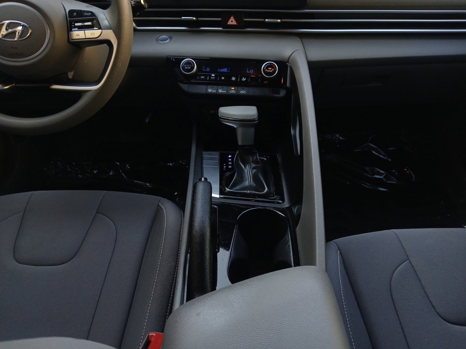Used 2023 Hyundai Elantra SEL image 11