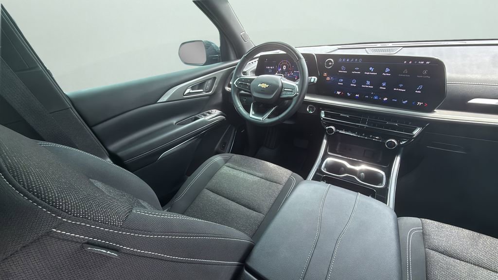 Used 2024 Chevrolet Traverse LT w/ Enhanced Driving Package FWD image 17