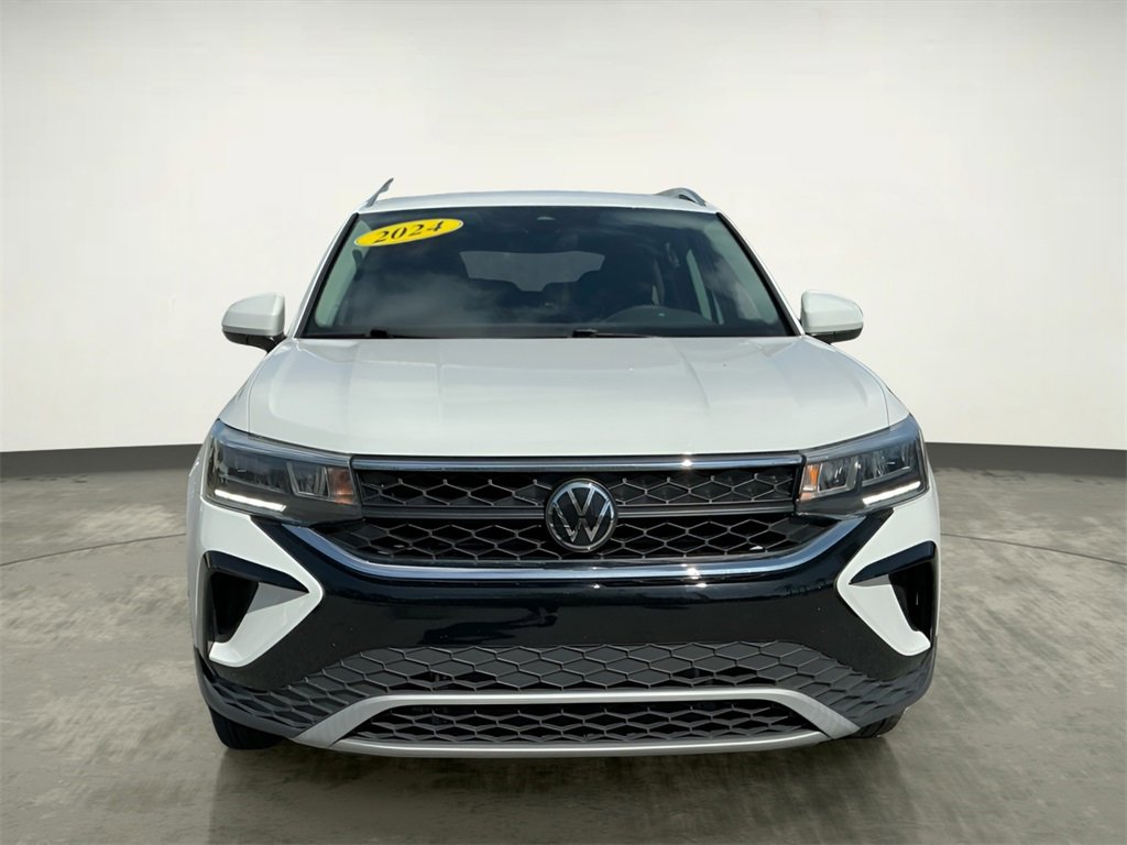 Used 2024 Volkswagen Taos SE image 14
