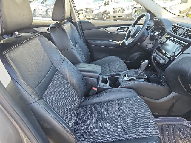 Used 2020 Nissan Rogue Sport SV w/ Technology Package FWD image 10