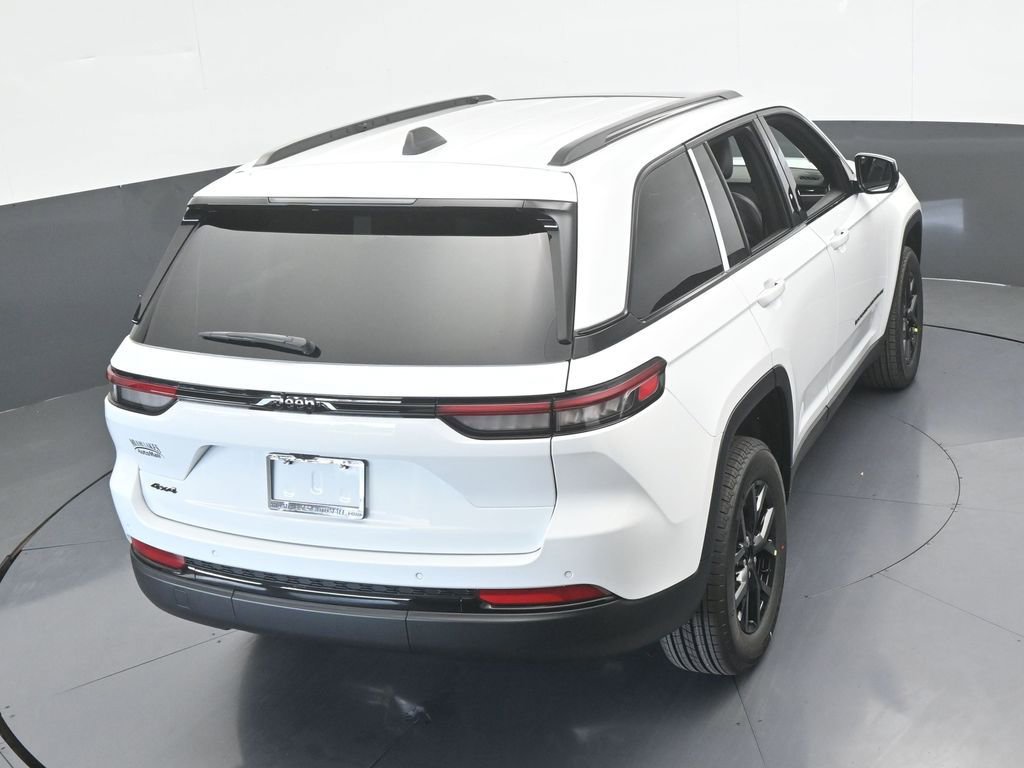 New 2025 Jeep Grand Cherokee Altitude image 45