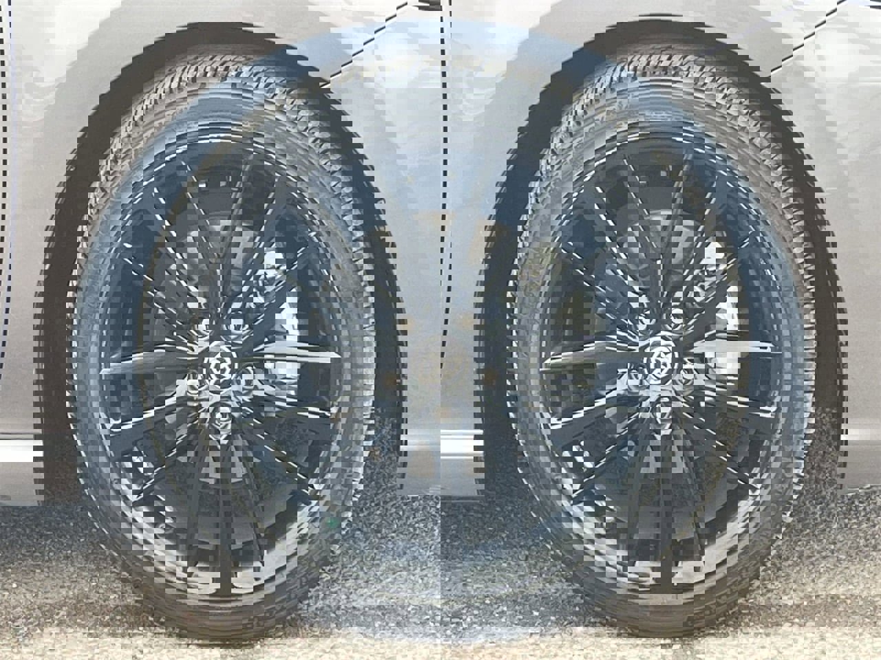 Used 2022 Toyota Camry XSE image 9