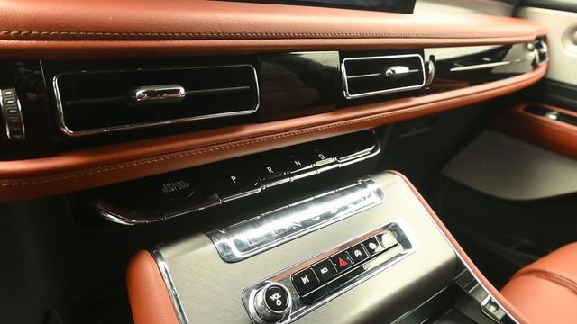 Used 2025 Lincoln Aviator Reserve w/ Equipment Group 201A AWD/4WD image 20
