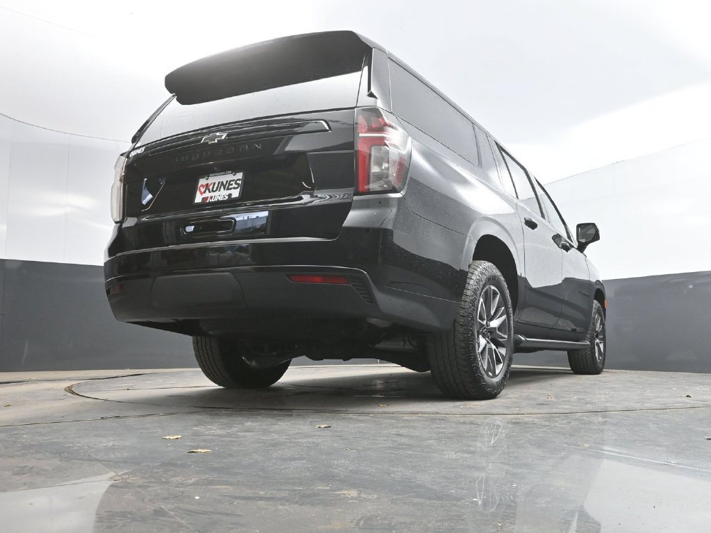 Used 2024 Chevrolet Suburban Z71 w/ Luxury Package AWD/4WD image 42