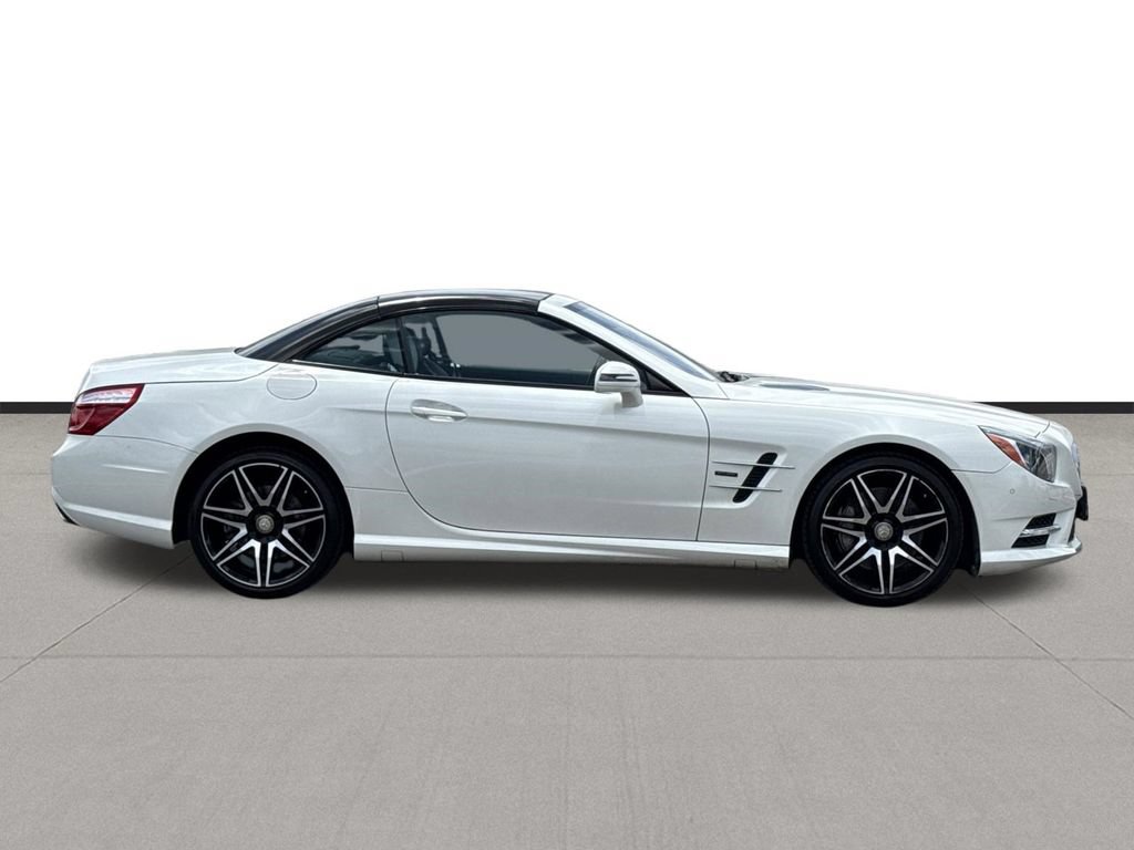 Used 2015 Mercedes-Benz SL 550 image 4