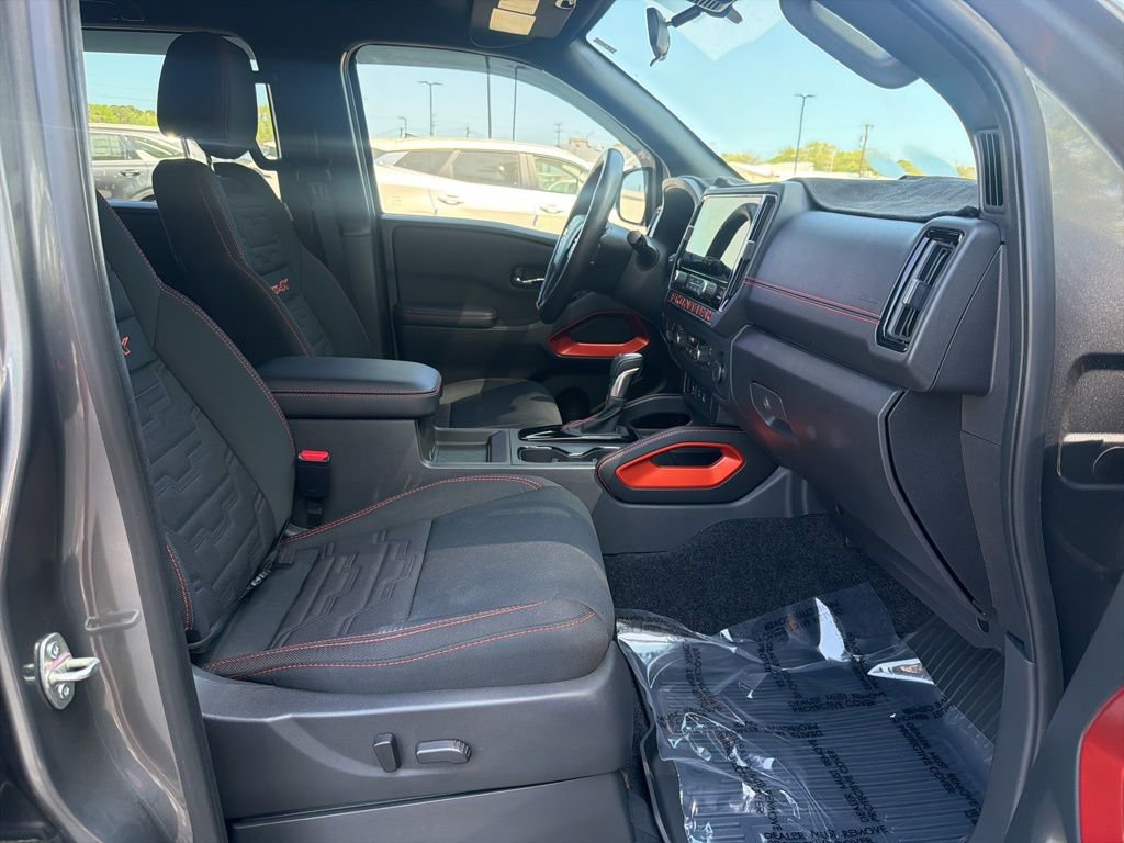 Used 2025 Nissan Frontier PRO-4X image 33