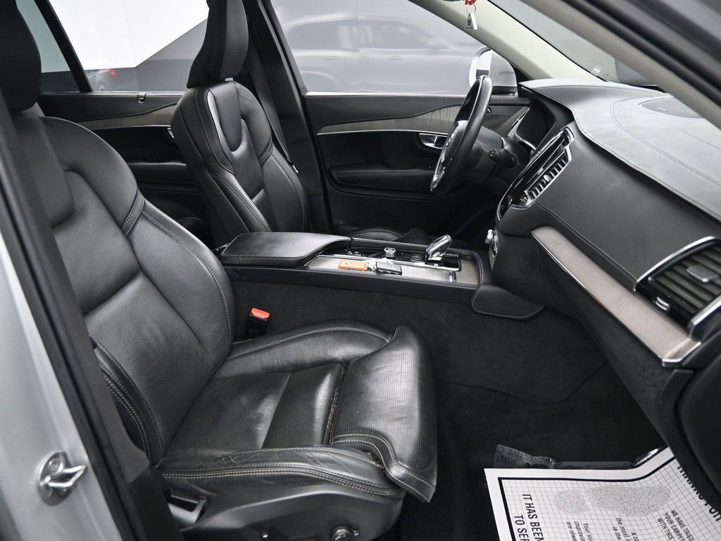 Used 2022 Volvo XC90 T8 Inscription image 38