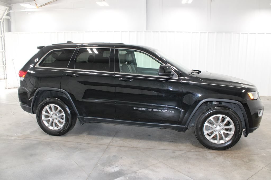 Used 2022 Jeep Grand Cherokee Laredo X RWD image 11