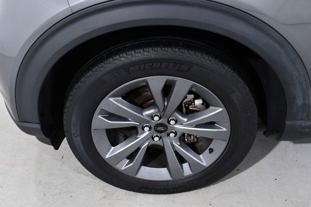 Used 2022 Ford Explorer XLT w/ Equipment Group 202A image 25