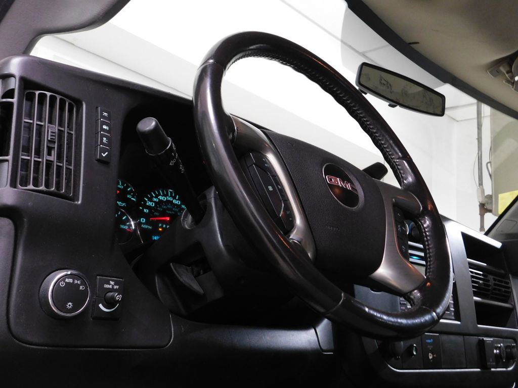 Used 2017 GMC Savana 2500 RWD image 26