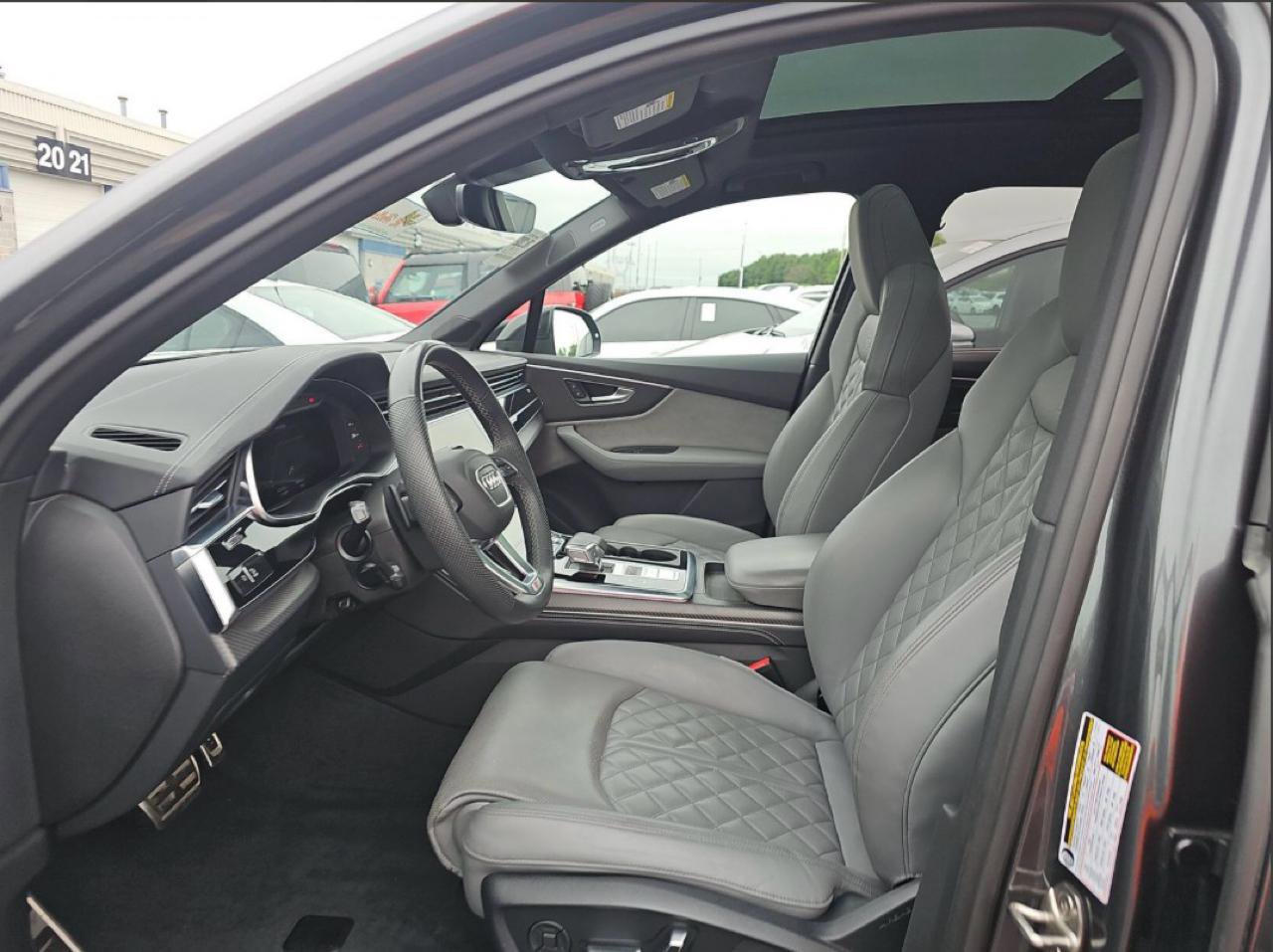 Used 2025 Audi SQ7 Premium Plus AWD/4WD image 8
