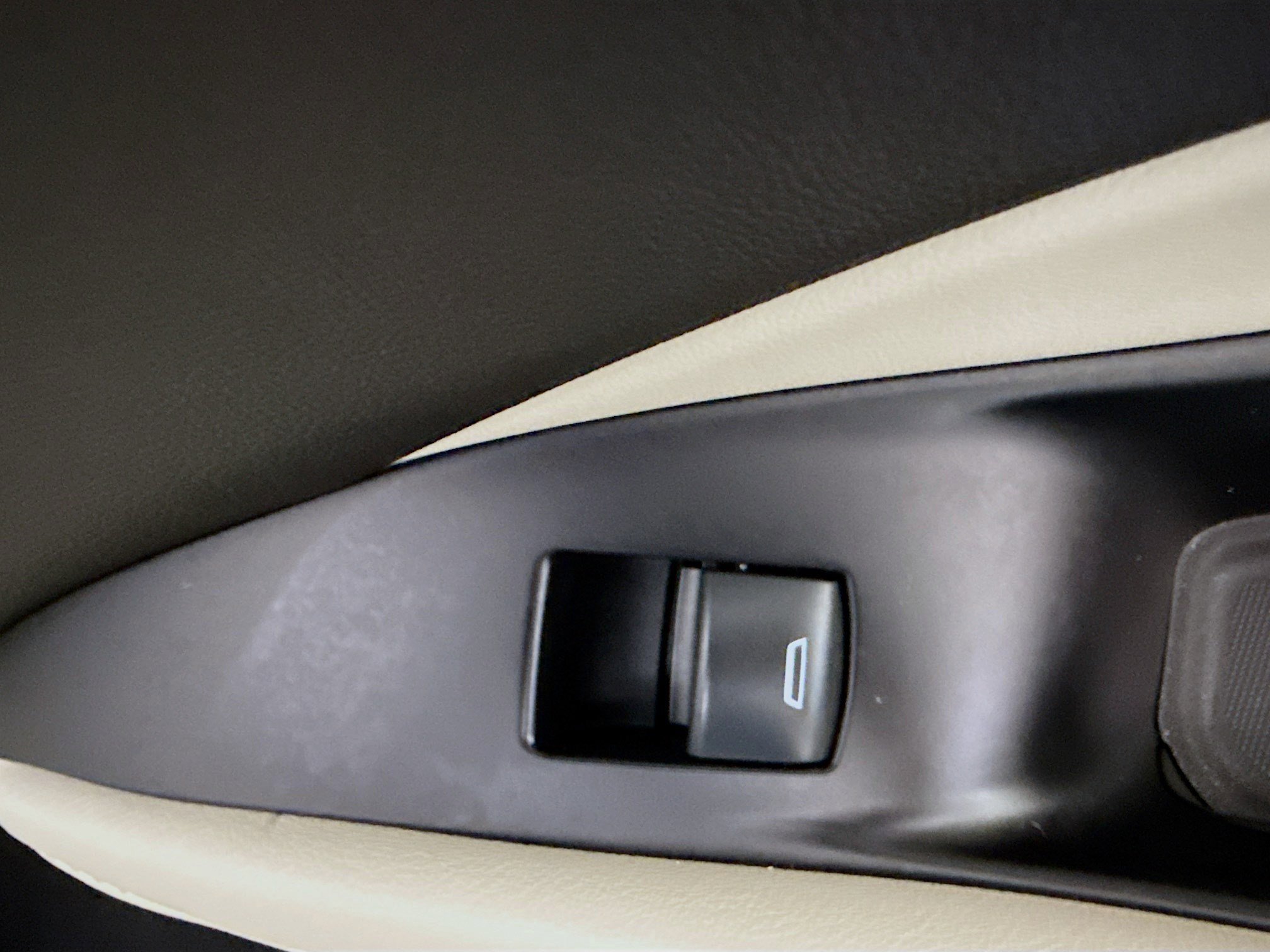 Used 2023 Buick Enclave Essence FWD image 31