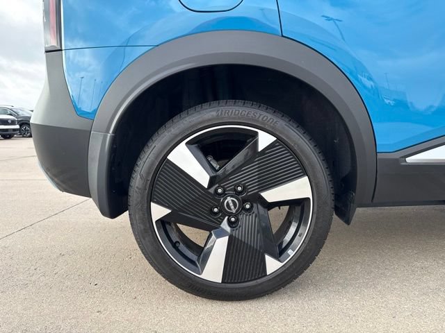 Used 2025 Nissan Kicks SR w/ Illumination Package FWD image 12