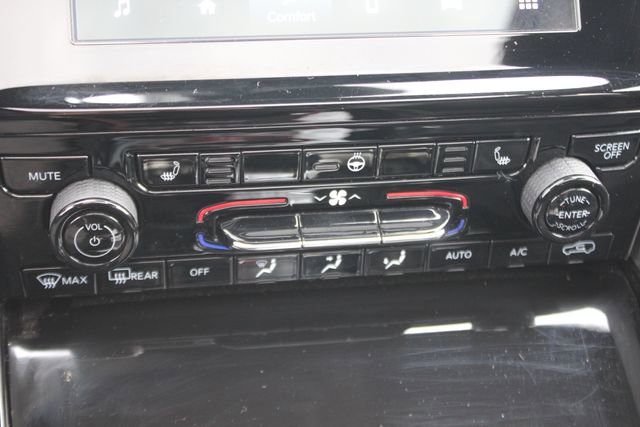 Used 2023 Jeep Grand Cherokee Altitude image 9