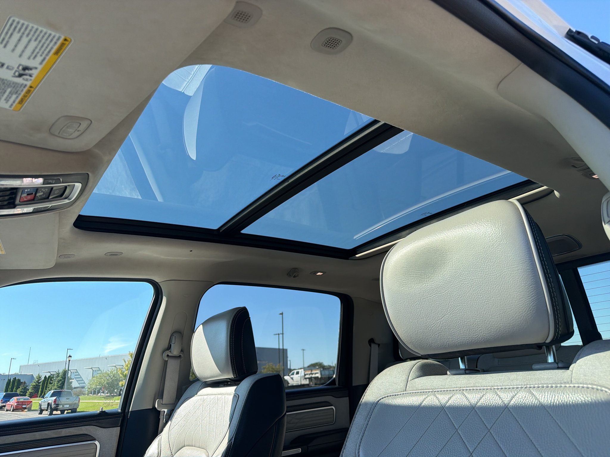 Used 2023 RAM 1500 Limited AWD/4WD image 19