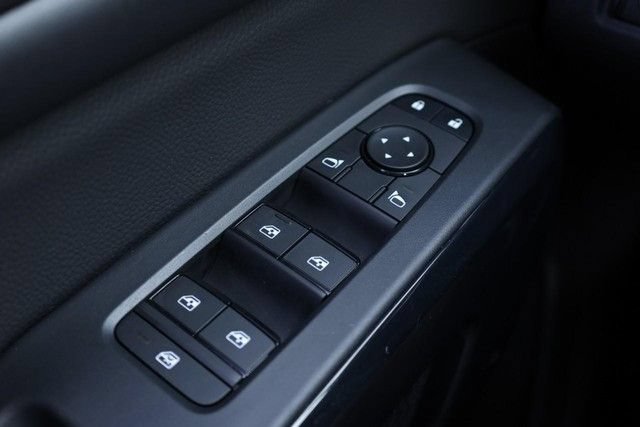 Certified 2025 Nissan Pathfinder SV w/ SV Premium Package FWD image 21