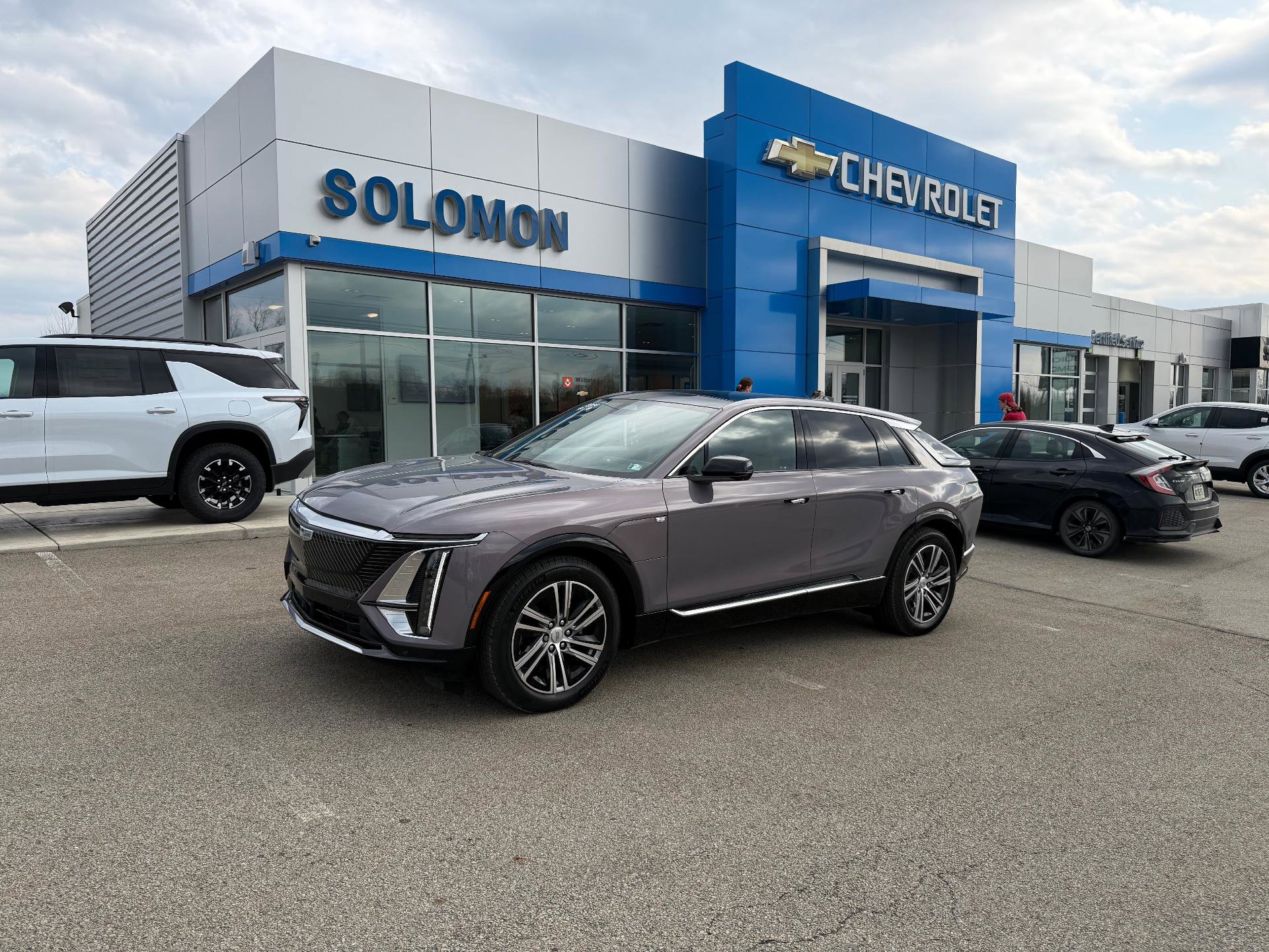 Certified 2024 Cadillac Lyriq Luxury w/ Nappa Leather Package image 1