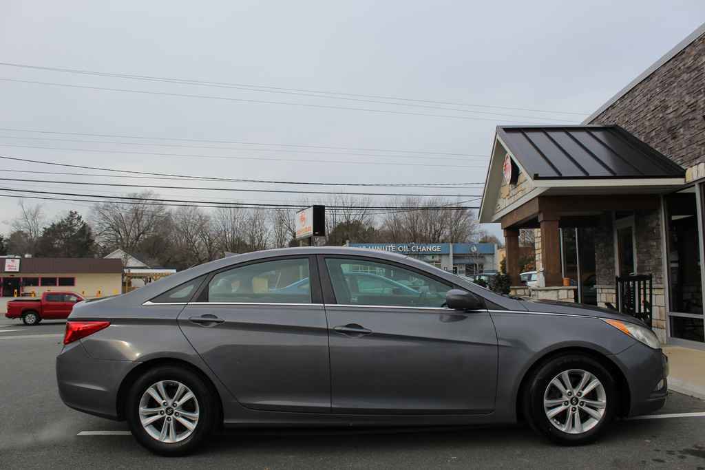 Used 2013 Hyundai Sonata GLS w/ Popular Equipment Pkg image 4