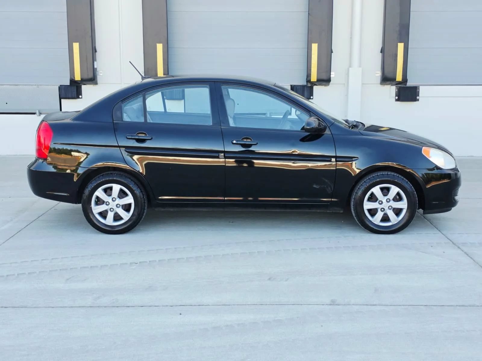 Used 2008 Hyundai Accent GLS FWD image 6