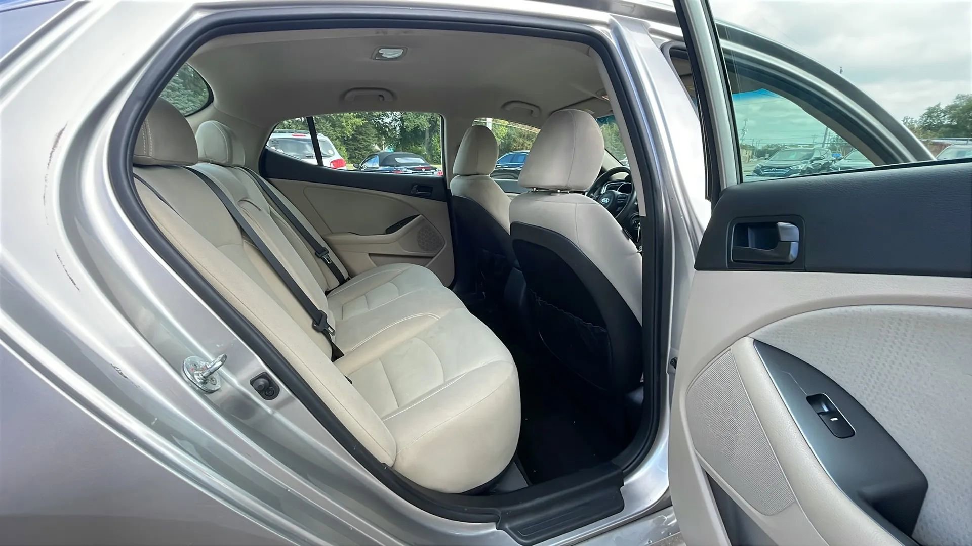 Used 2015 Kia Optima LX image 17