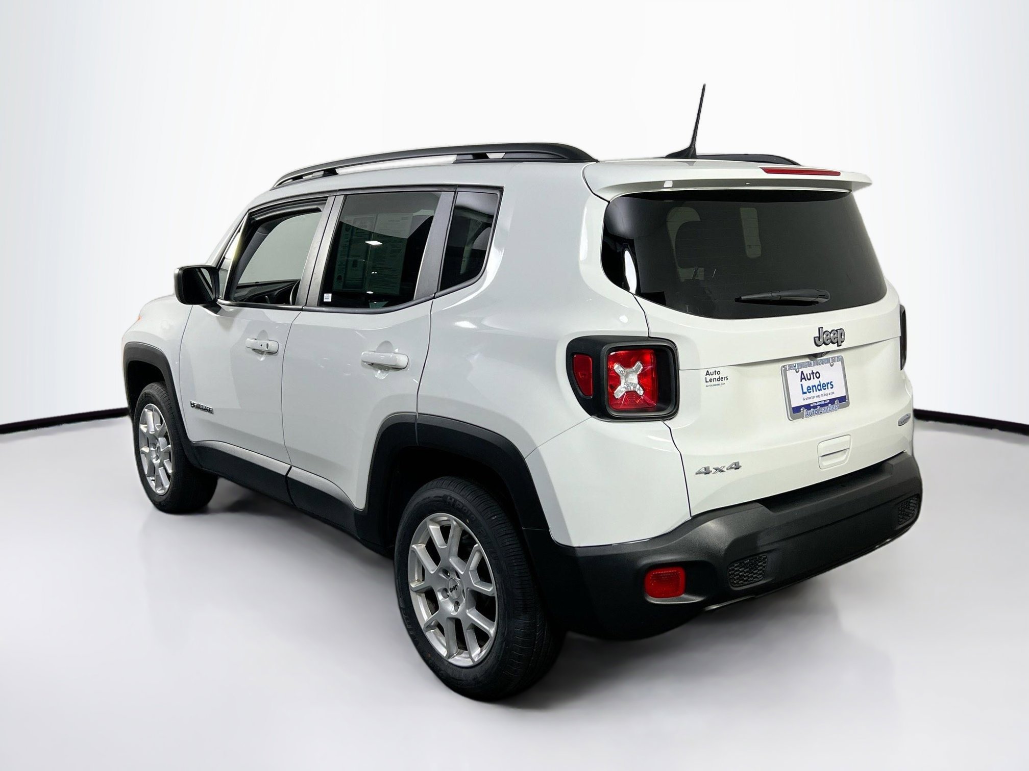 Used 2022 Jeep Renegade Latitude w/ Convenience Group AWD/4WD image 7