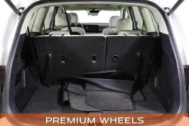 Used 2025 Kia Telluride S FWD image 12