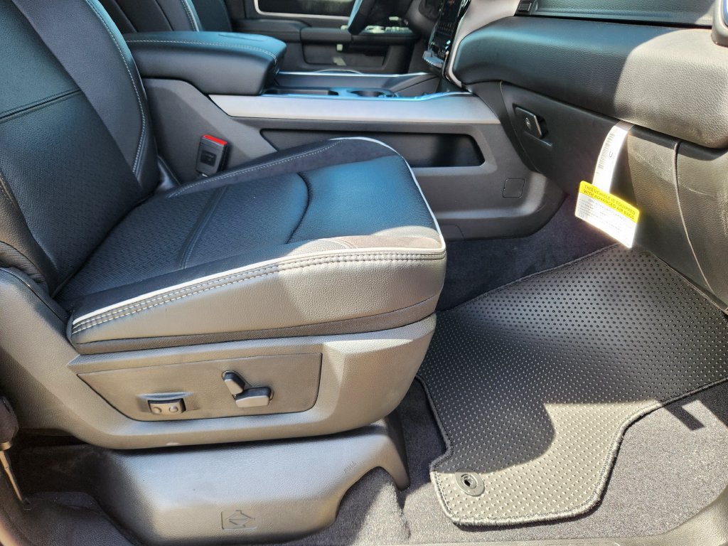 New 2026 RAM 2500 Laramie w/ Night Edition AWD/4WD image 14