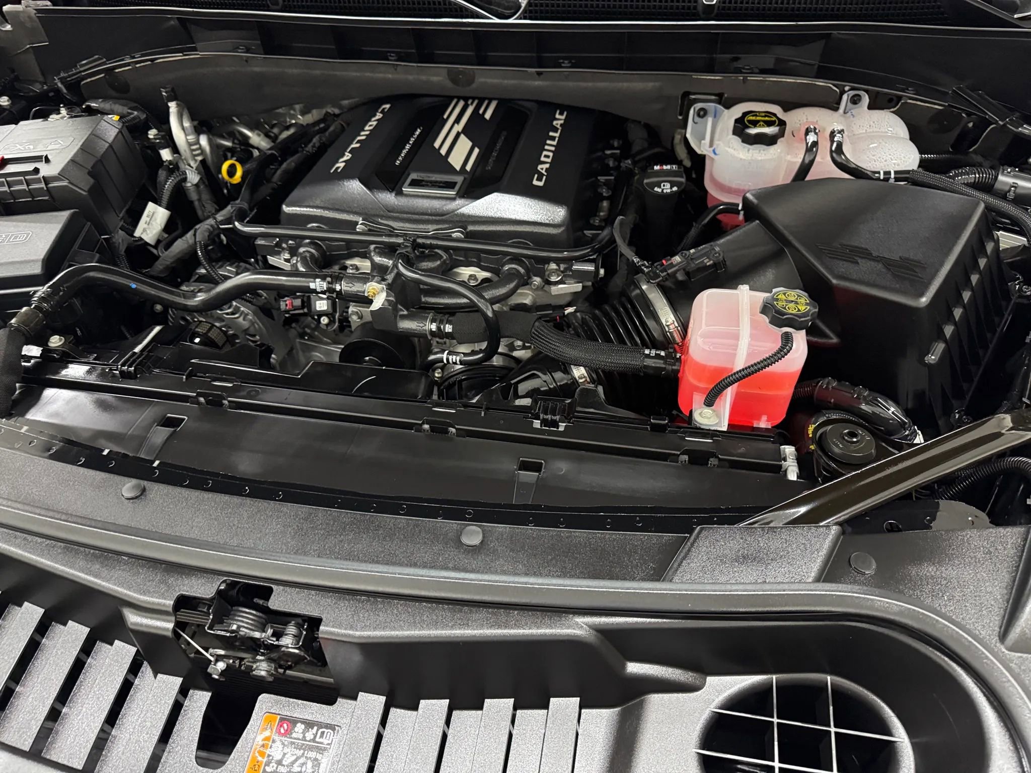 Used 2026 Cadillac Escalade ESV V w/ LPO, ONYX Package image 58