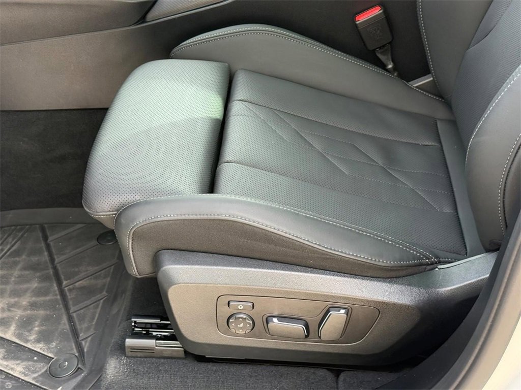 Certified 2025 BMW X3 xDrive30i image 23