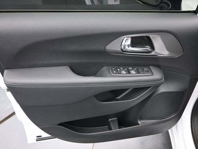New 2025 Chrysler Voyager LX FWD image 25