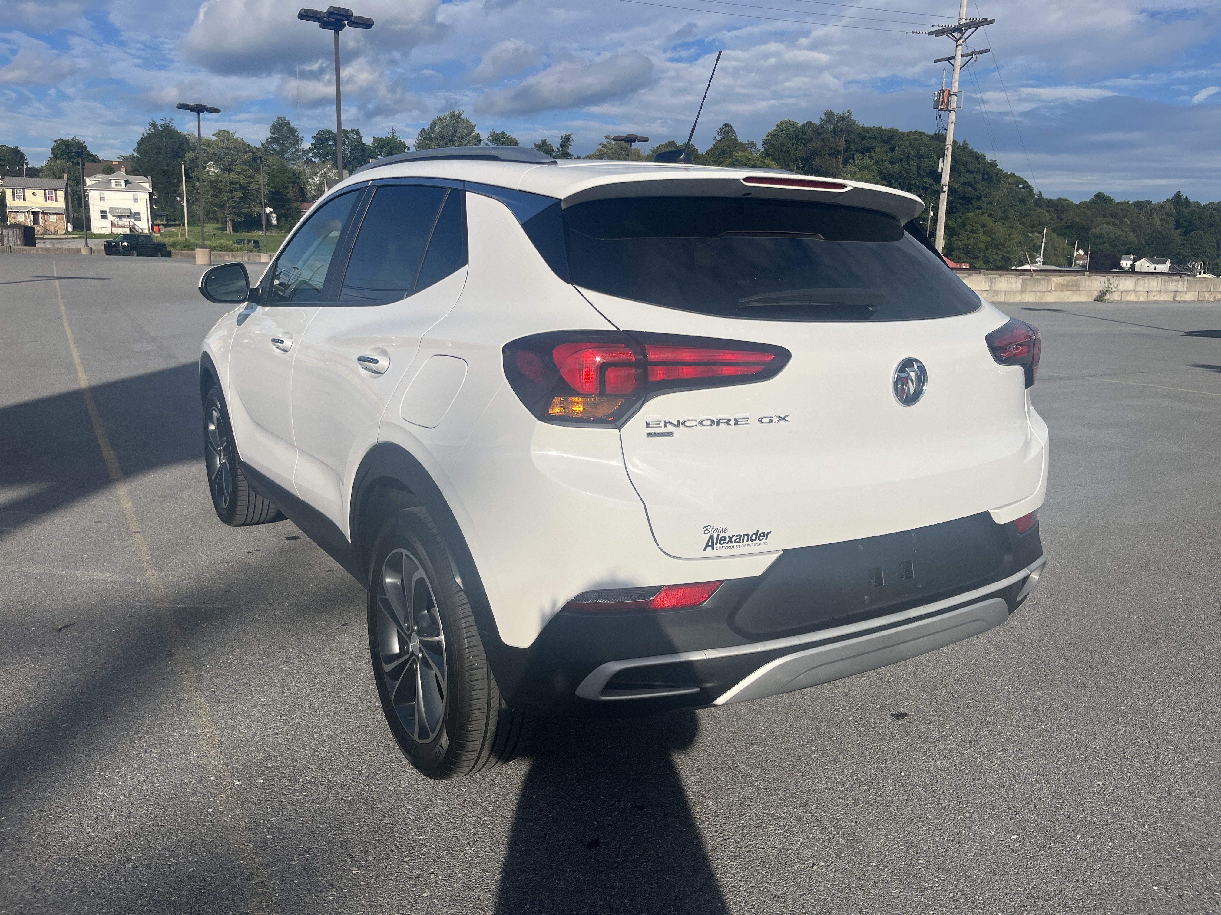 Used 2023 Buick Encore GX Select w/ Safety Package II AWD/4WD image 4