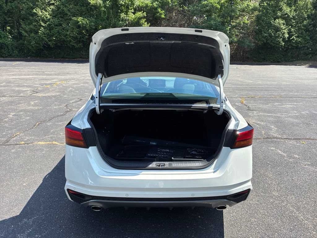 New 2026 Nissan Altima 2.5 SV w/ SV Special Edition Package AWD/4WD image 13