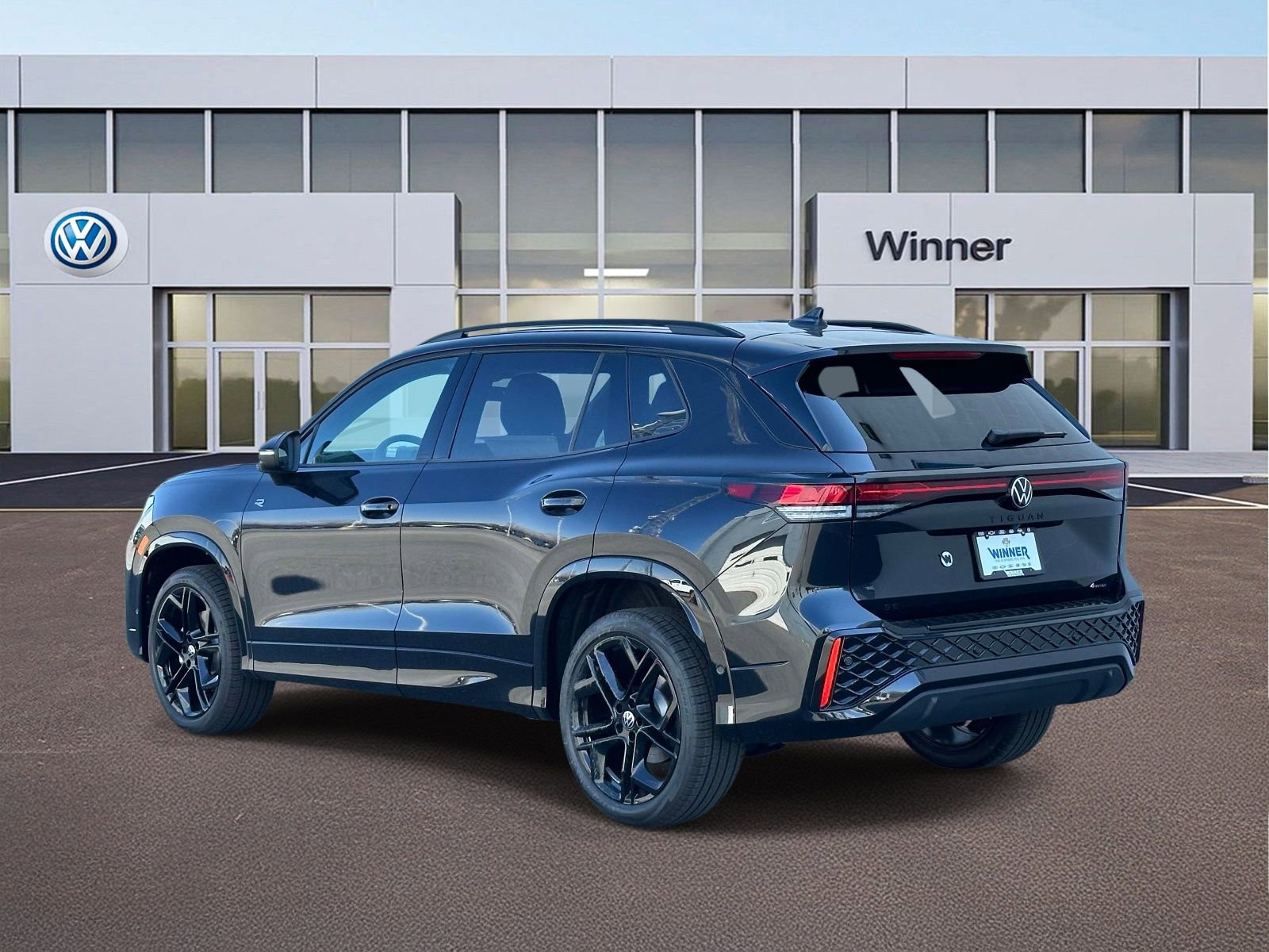 New 2026 Volkswagen Tiguan SE R-Line image 3