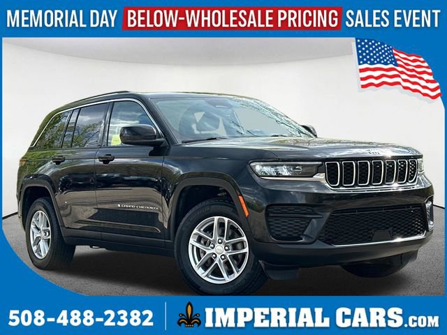 Used 2023 Jeep Grand Cherokee Laredo w/ Trailer Tow Prep Group (B)
