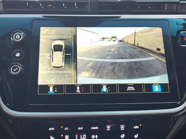 Used 2023 Chevrolet Bolt LT w/ Infotainment Package FWD image 6