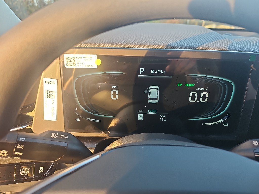 New 2026 Kia Niro LX image 13