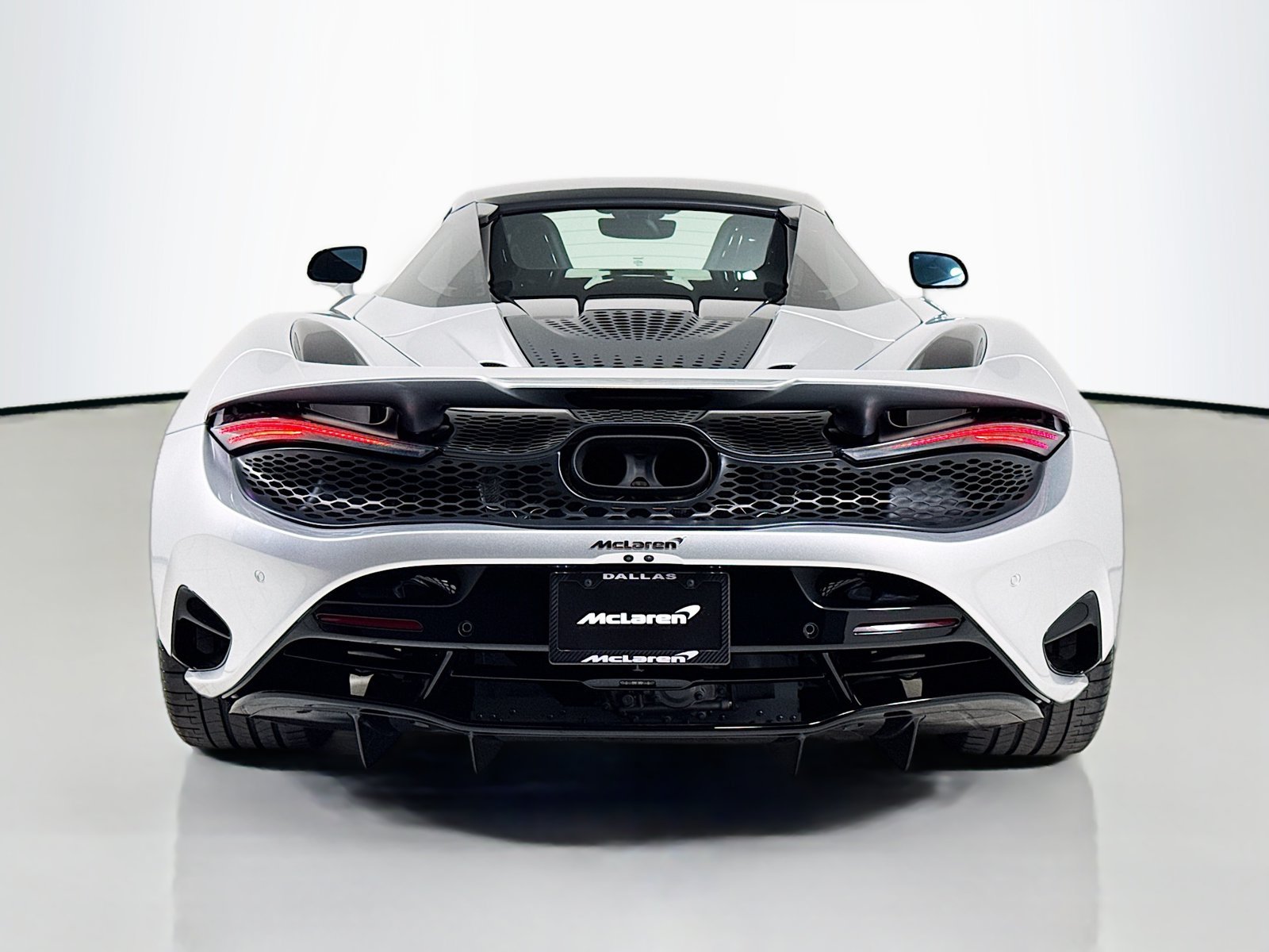 Used 2026 McLaren 750S Spider RWD image 7