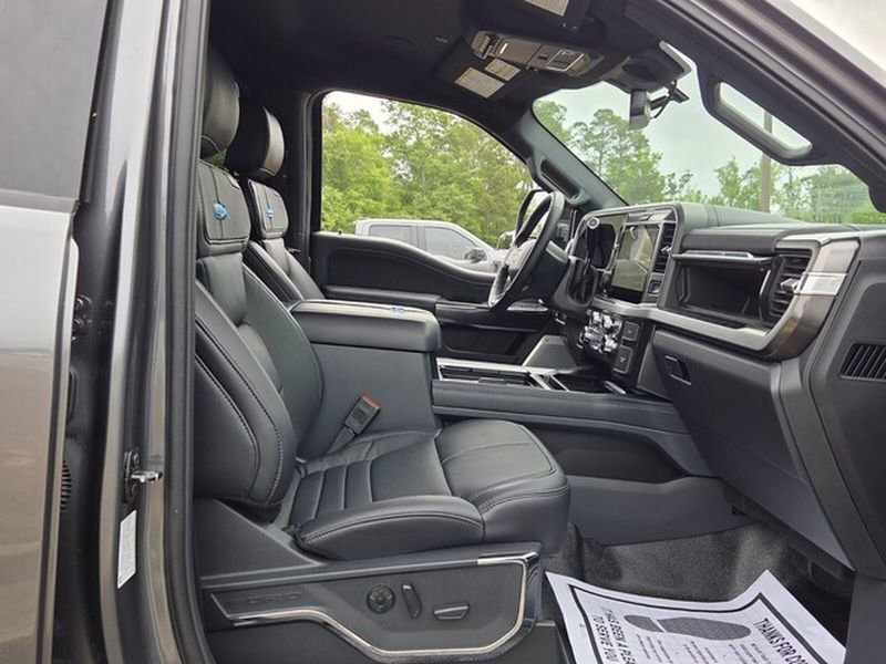New 2026 Ford F350 Platinum w/ Tremor Off-Road Package AWD/4WD image 13