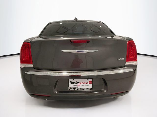 Used 2019 Chrysler 300 Limited image 5