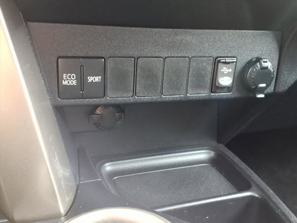 Used 2015 Toyota RAV4 XLE image 17