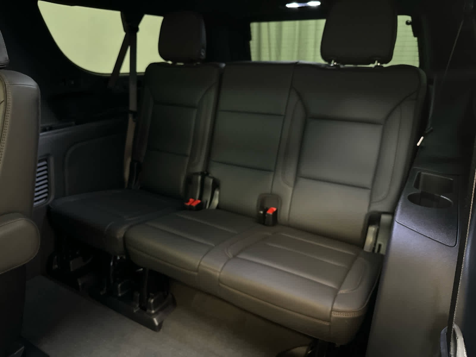 Used 2025 Chevrolet Suburban High Country image 22