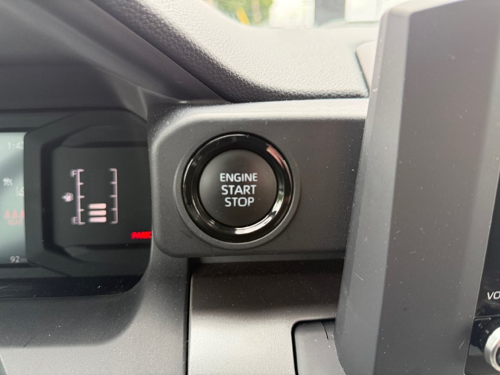 Used 2024 Toyota Tacoma SR5 AWD/4WD image 29