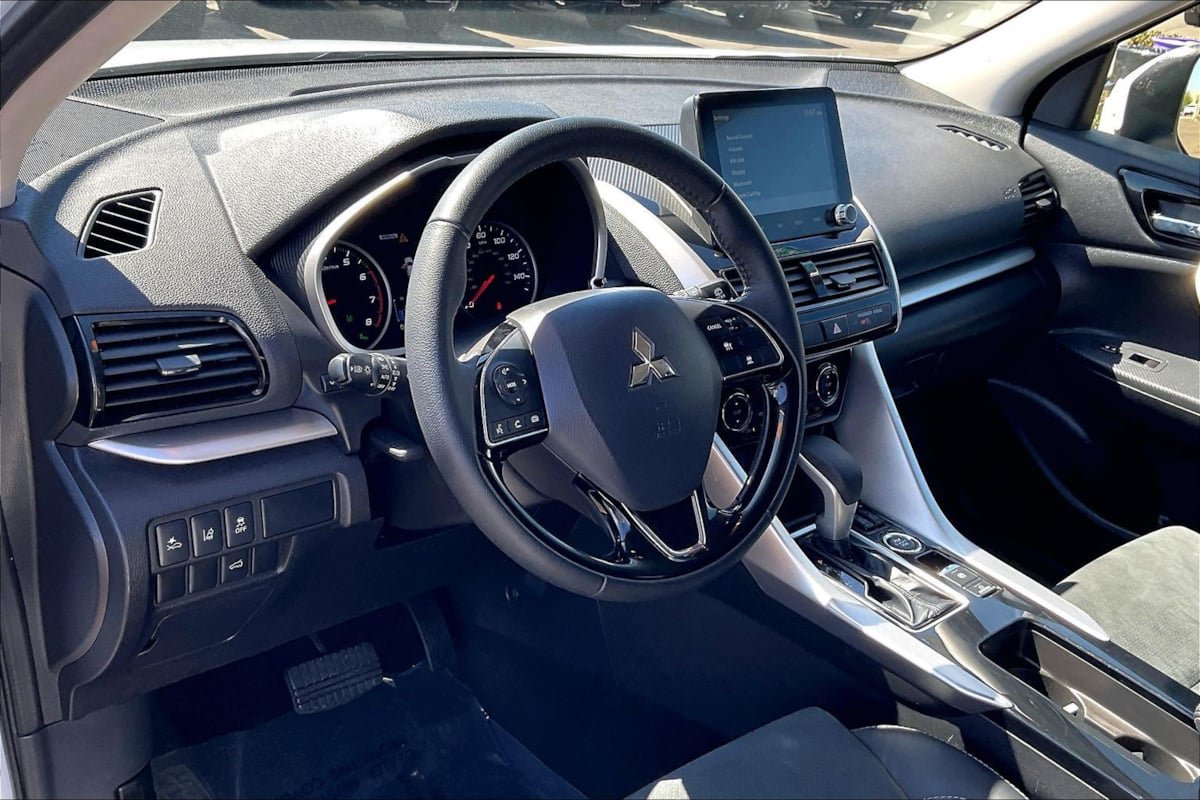 Used 2025 Mitsubishi Eclipse Cross AWD image 11
