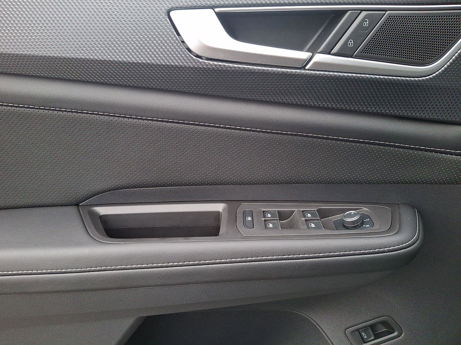 Used 2024 Volkswagen Atlas Cross Sport SEL R-Line image 11